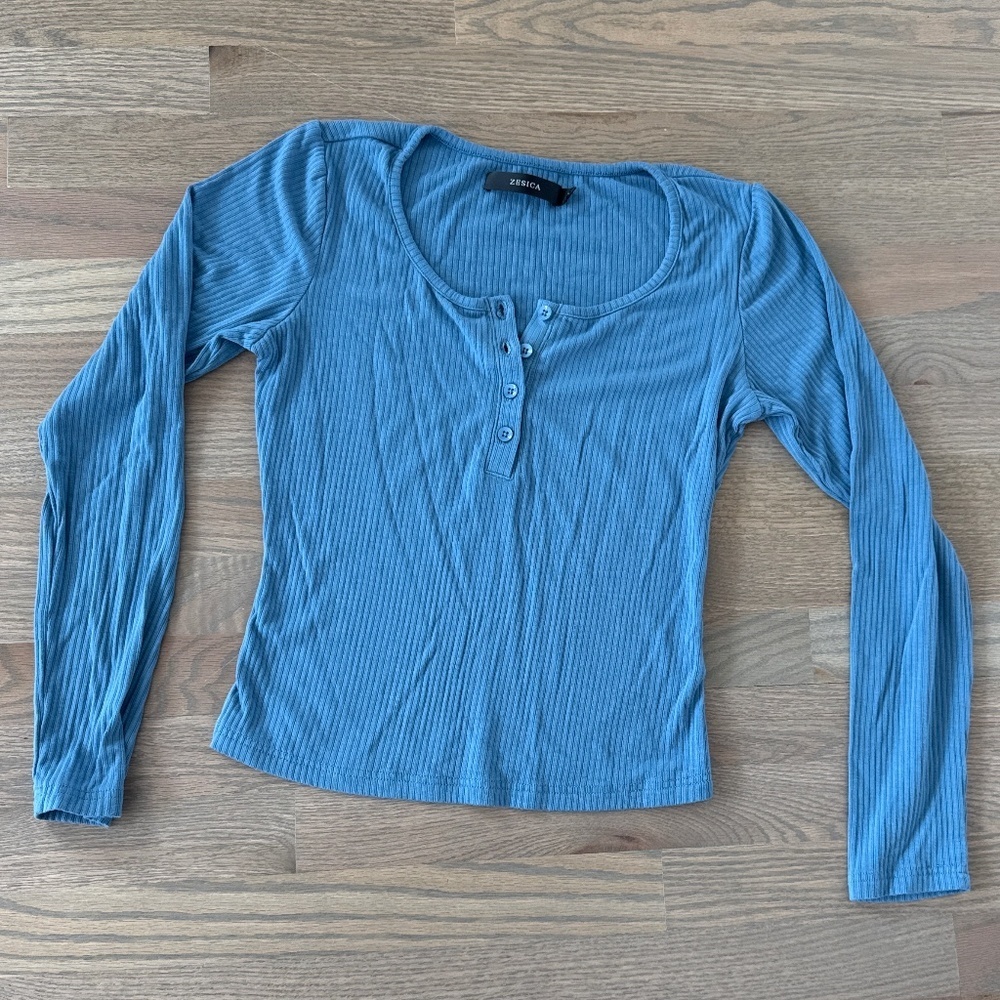 Ocean blue long sleeve ribbed top Size M
